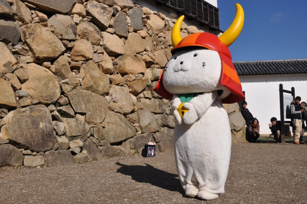 彦根城の人気キャラクター「ひこにゃん」