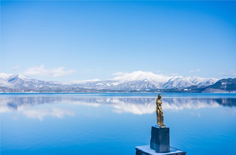 田沢湖の冬景色